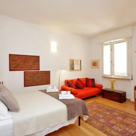 Vatican Silveri Studio Apartament