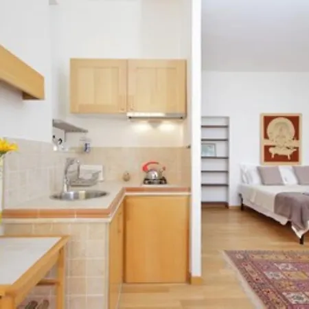 Vatican Silveri Studio Apartament